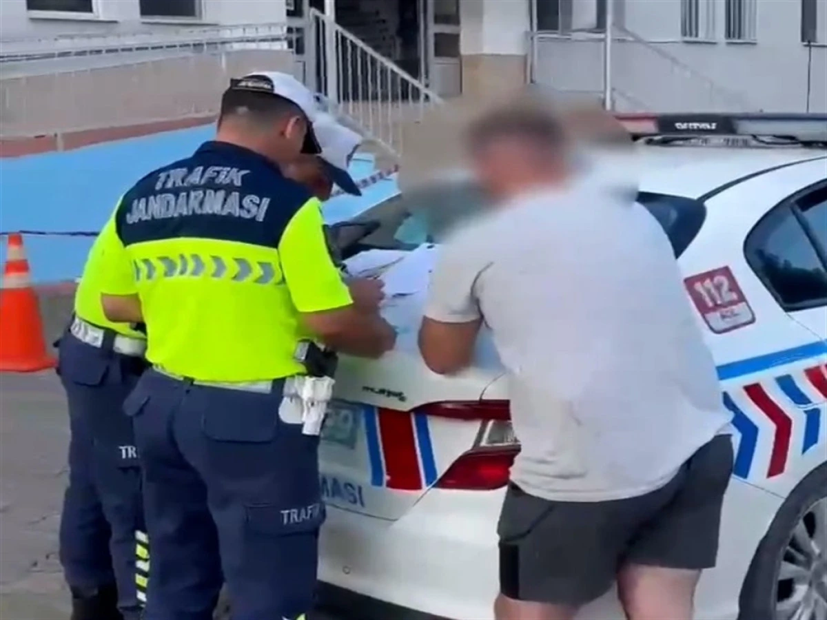 Ordu&rsquo;da aracı ile drift yapan s&uuml;r&uuml;c&uuml;ye 165 bin TL ceza