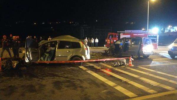 Otomobil, karşı şeride geçip otomobille çarpıştı: 1 ölü, 2 yaralı