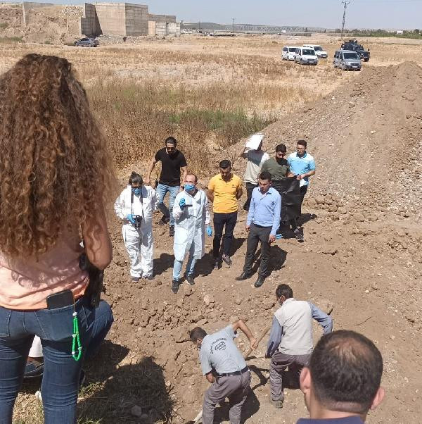 Özel ekip, 2 yıl önce kayıp ilanı verilen kadının cesedini toprağa gömülü buldu