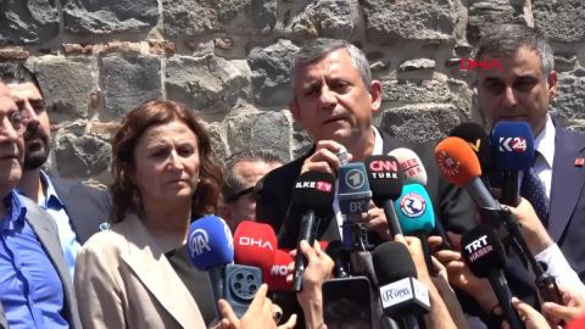 &Ouml;zg&uuml;r &Ouml;zel: Kayyımdan sonra binaları geride bıraktık, y&uuml;r&uuml;yoruz