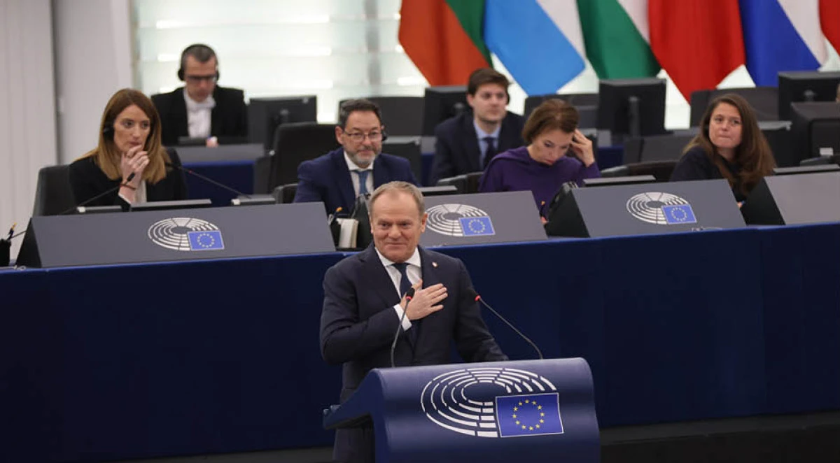 Polonya'da Tusk hükümeti güvenoyu aldı