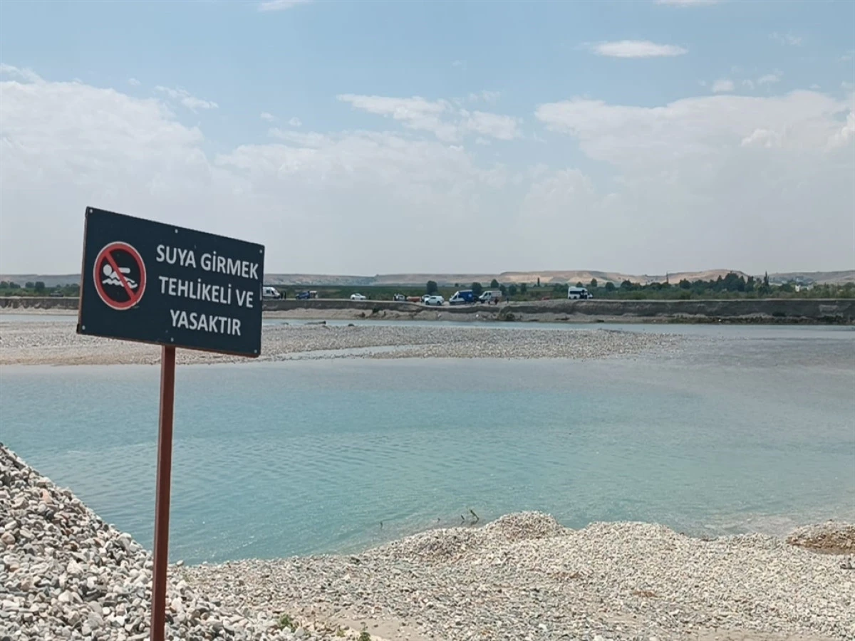 Serinlemek i&ccedil;in girdiği &ccedil;ayda kayboldu