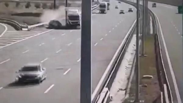 Silivri'de İBB şoförü Levent Karahan'ın öldüğü feci kaza kamerada