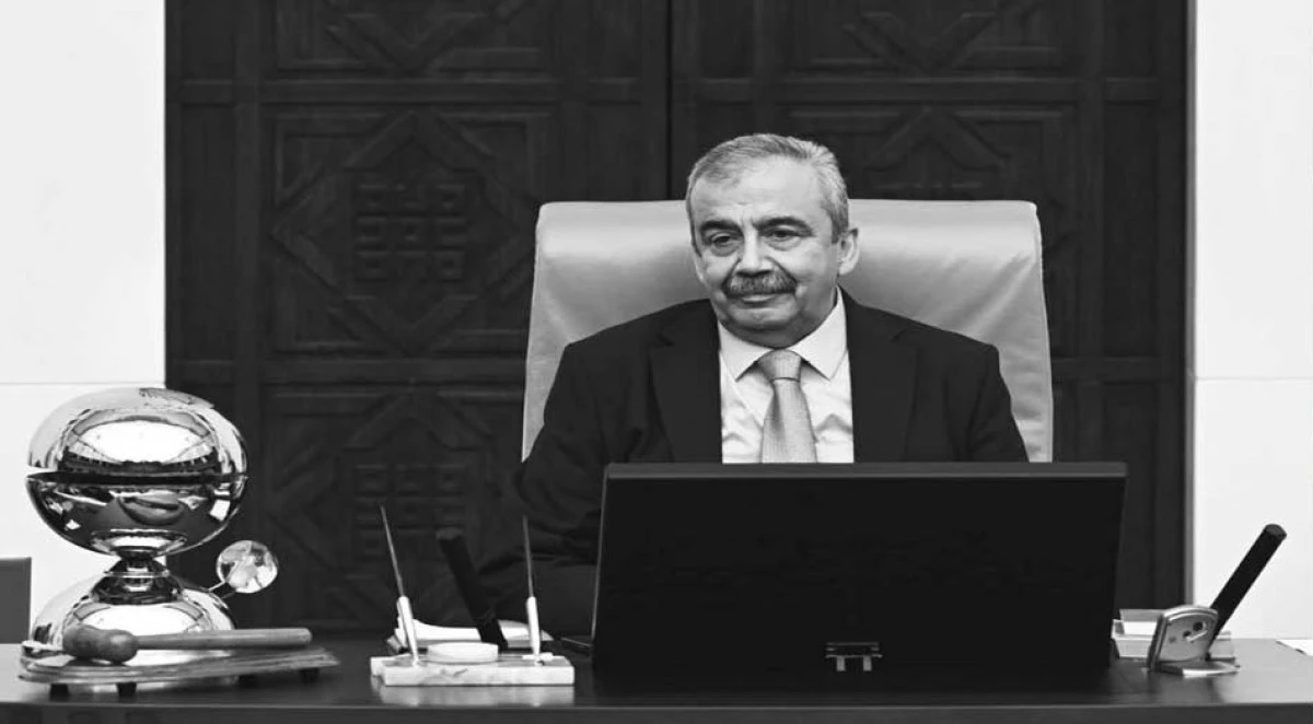 Siyasilerden, Sırrı Süreyya Önder için başsağlığı mesajı
