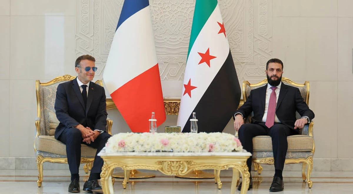 Suriye Cumhurbaşkanı Şara, Fransa Cumhurbaşkanı Macron ile g&ouml;r&uuml;şt&uuml;