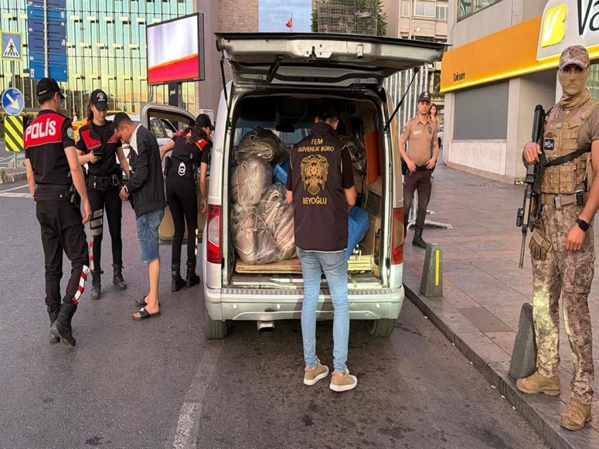 Taksim'de helikopter destekli 'Huzur İstanbul' denetimi