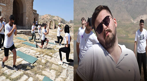 Tarihi Hasankeyf Kalesi'nde 16 erkek, kadın cinayetlerine dikkat çekmek için pilates yaptı