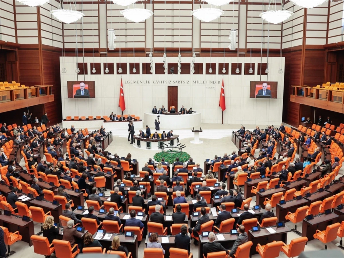 TBMM'de emniyet teşkilatıyla ilgili d&uuml;zenlemeleri de i&ccedil;eren teklifin g&ouml;r&uuml;şmeleri s&uuml;recek