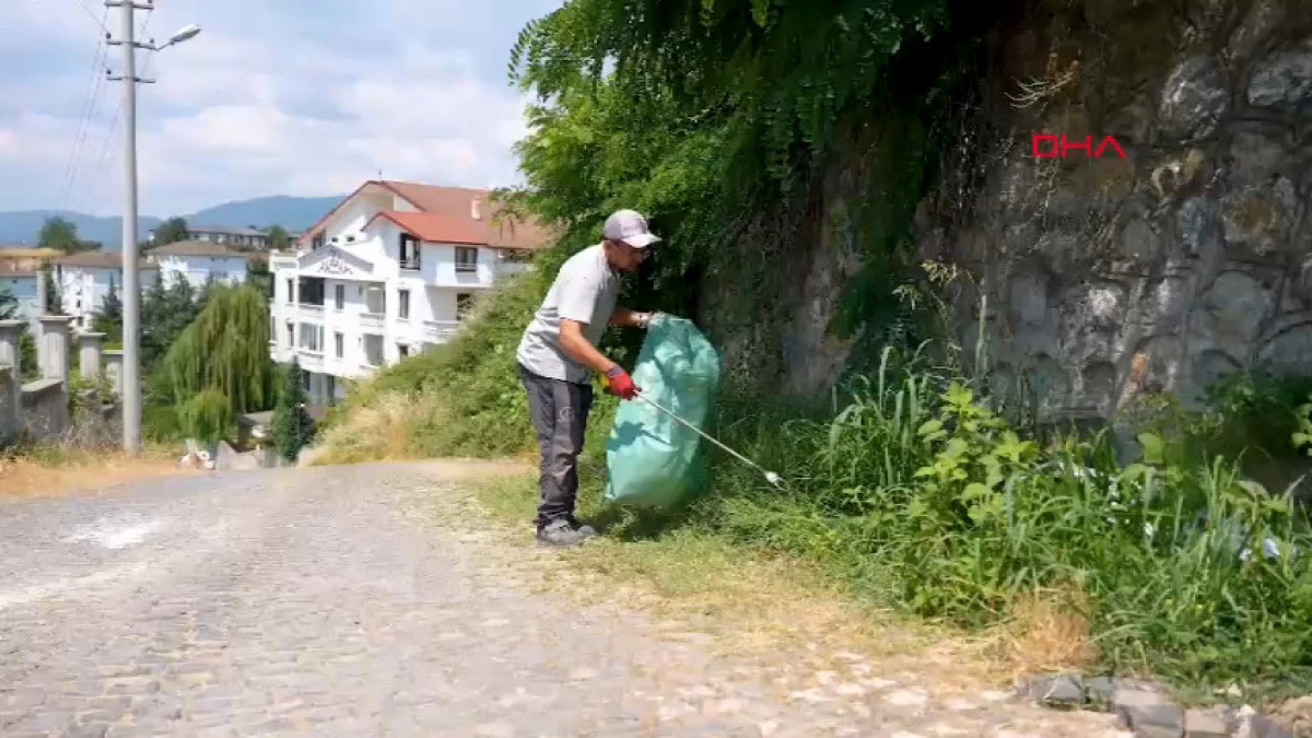 Temizlik iş&ccedil;isi, i&ccedil;inde 3,5 milyon lira değerinde altın olan &ccedil;antayı bulup polise teslim etti