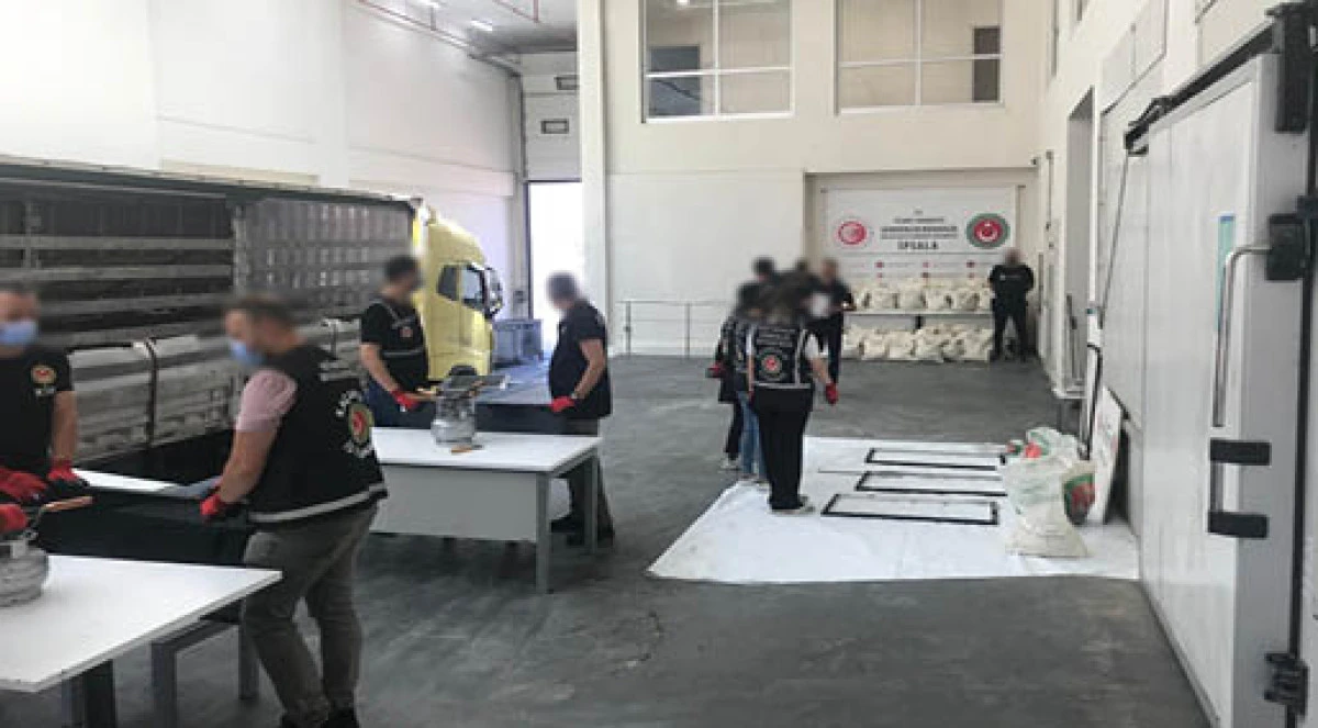 Ticaret Bakanlığı: İpsala'da piyasa değeri 3 milyar TL olan uyuşturucu ele ge&ccedil;irildi