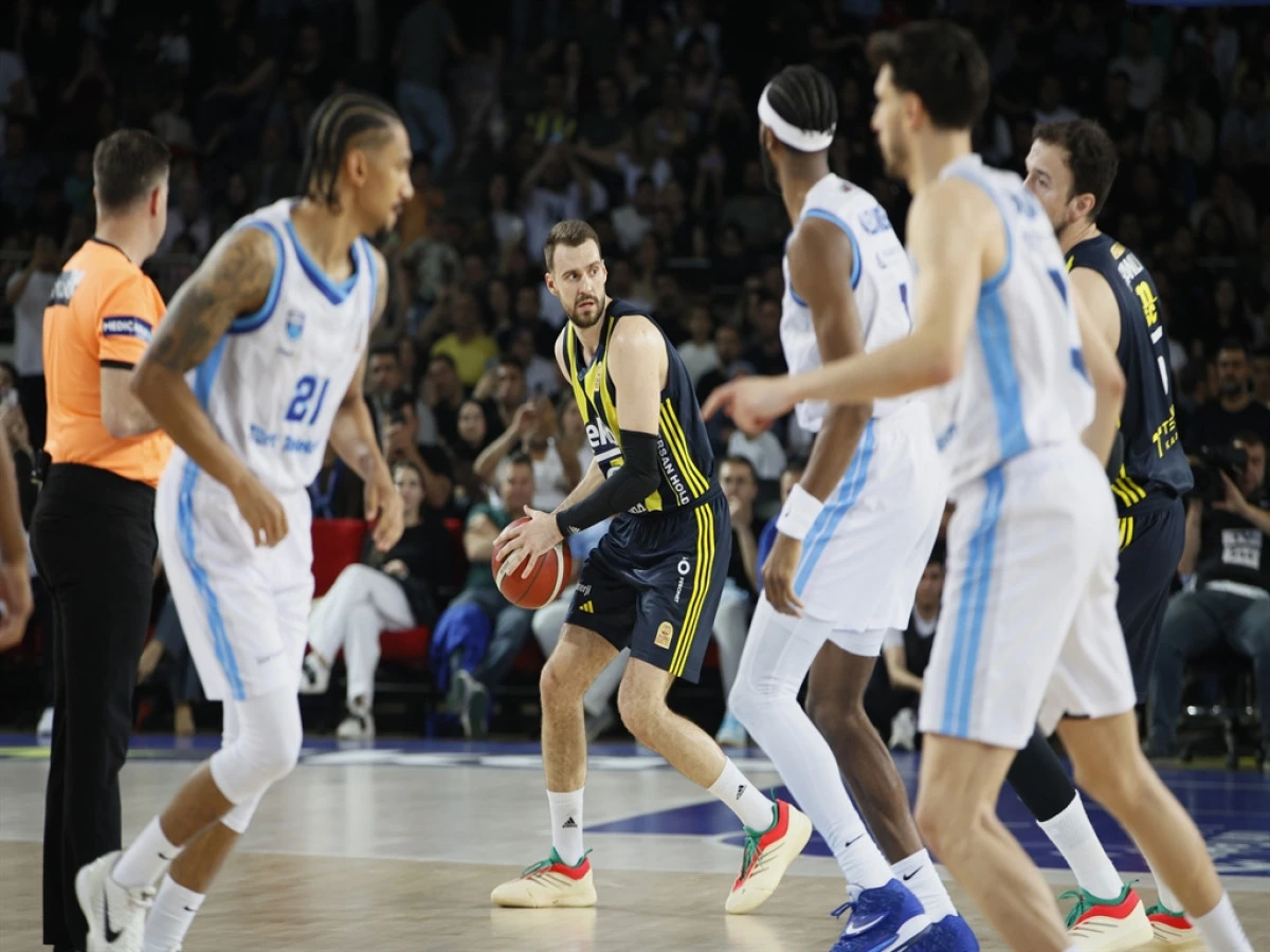 Türk Telekom -Fenerbahçe Beko: 85-77