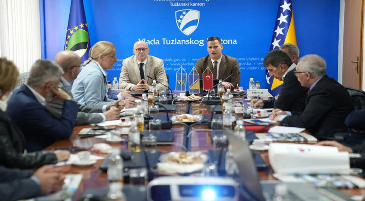 Türkiye’den gelen medya temsilcileri Tuzla Kantonu Başbakanı İrfan Halilagiç ile görüşme gerçekleştirdi