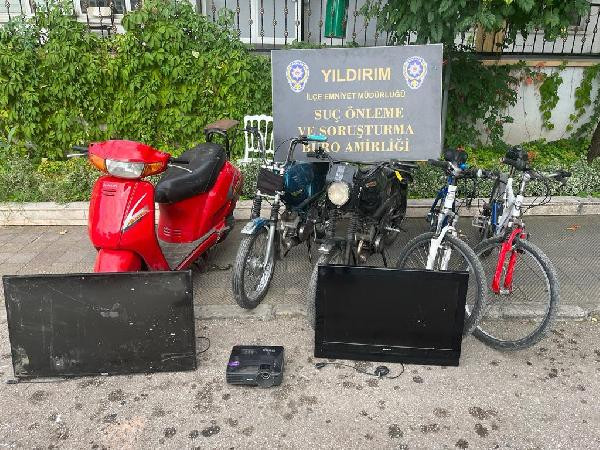 Uyuşturucu, çalıntı motosiklet ve bisikletlerle yakalanan şüpheli tutuklandı