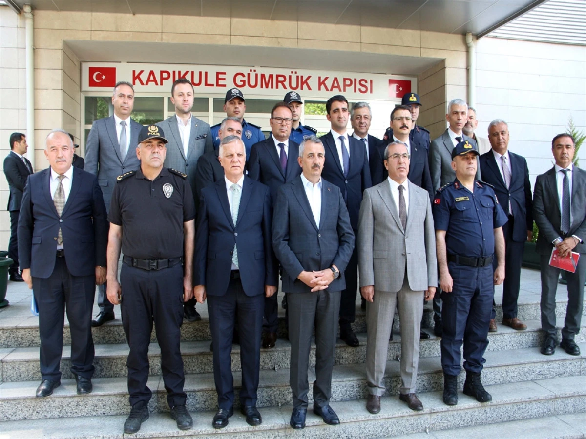 Vali Sezer: Gurbetçi vatandaşlarımızın giriş ve çıkış sürelerini azaltmaya çalışıyoruz
