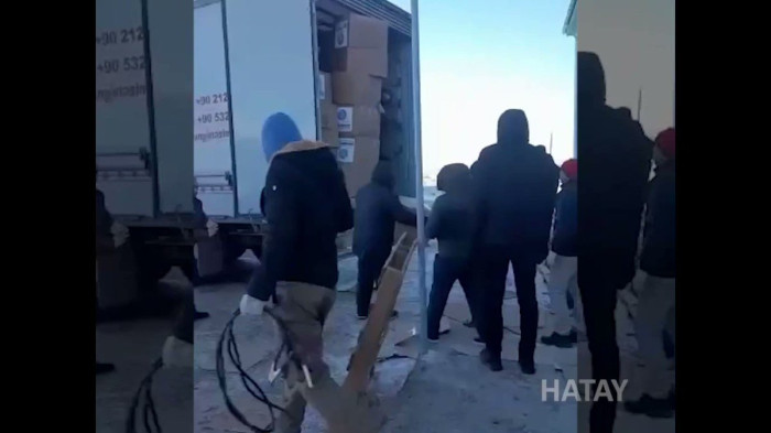 Bakırköy Belediyesi, deprem bölgesine yardım malzemelerini göndermeye devam ediyor