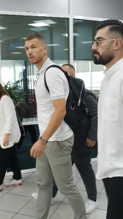 Edin Dzeko Fenerbahçe için İstanbul'a geldi